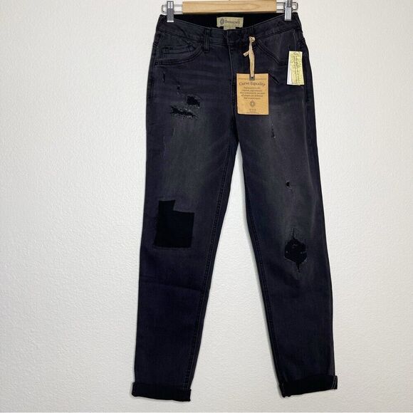 Democracy Sz 2 Jeans Straight Girlfriend Ab Technology Booty Lift Patchwork NEW - Picture 2 of 13